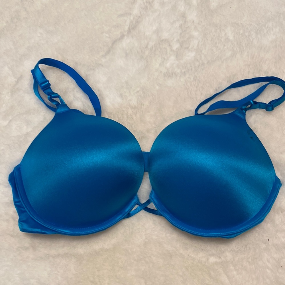 Victorias Secret Bombshell Plunge Bra